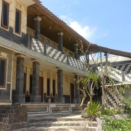 Hotel Kampoeng Drini Brono Екстер'єр фото