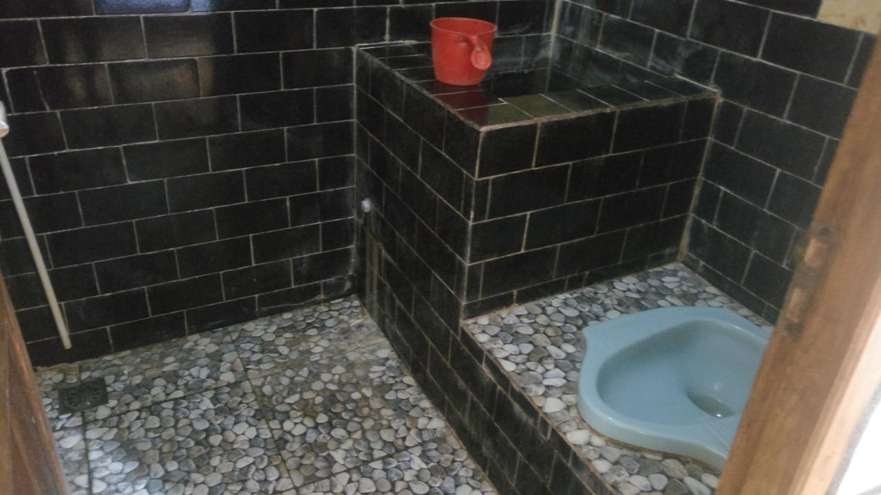 Hotel Kampoeng Drini Brono Екстер'єр фото